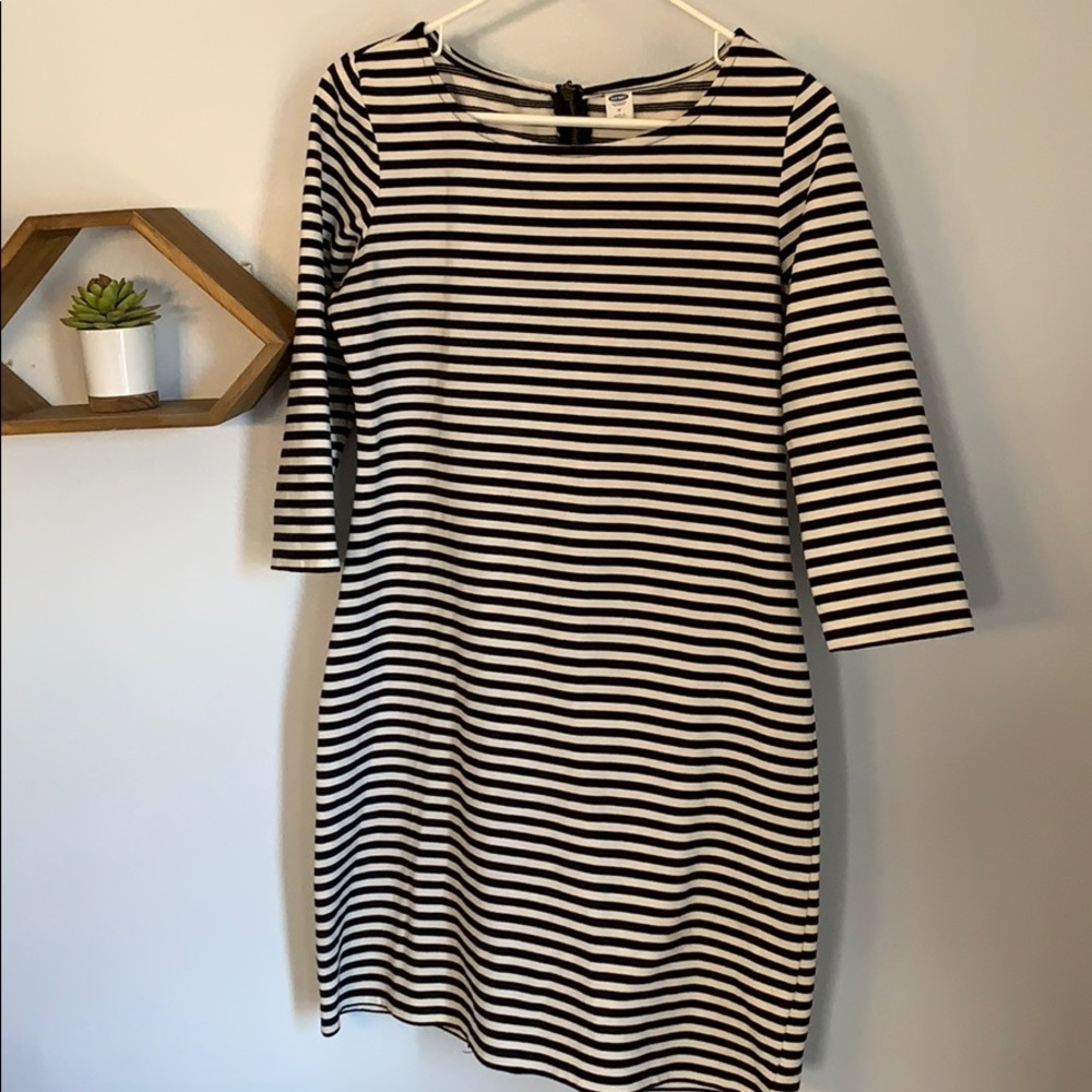 Old Navy Black and white stripped dress